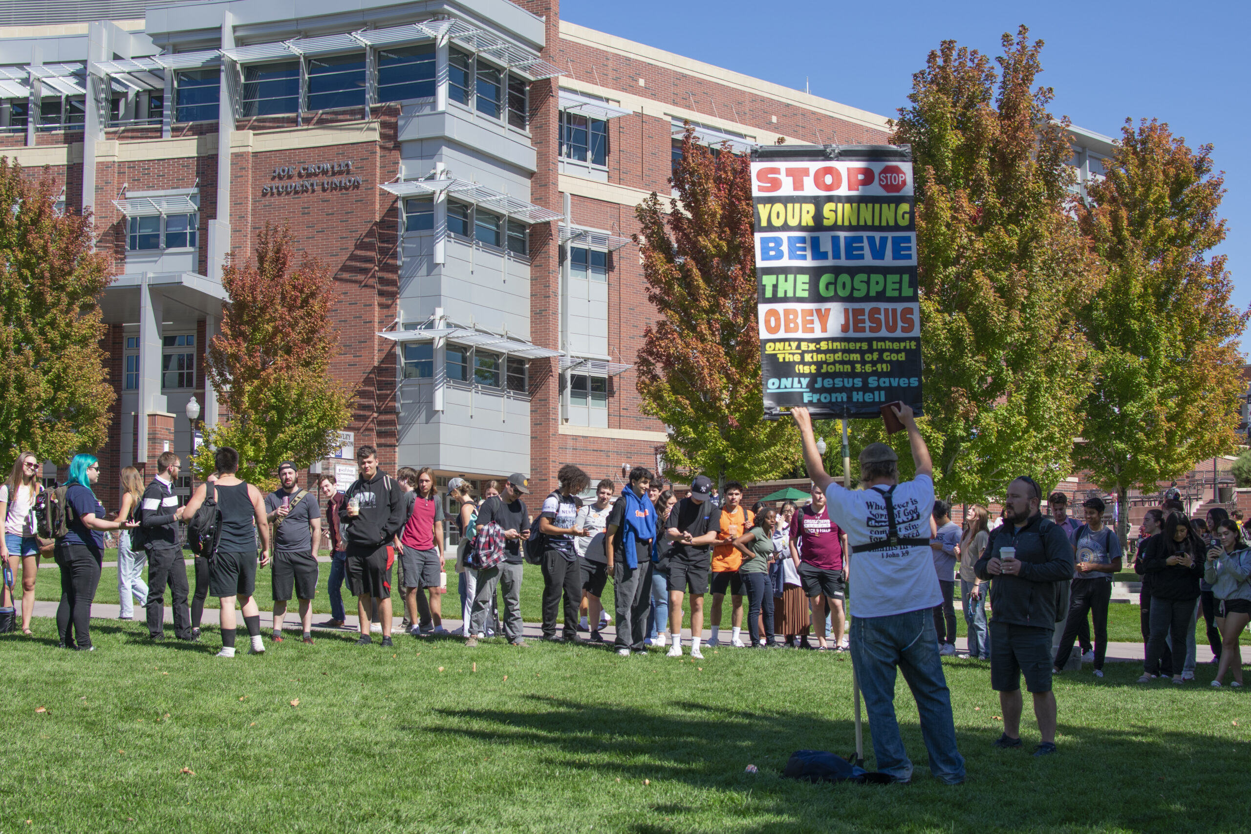 Students versus Daniel John Lee, preacher demonstrations return