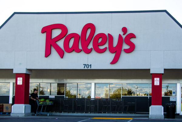 The outside view of the Raley's located at 701 Keystone Ave.