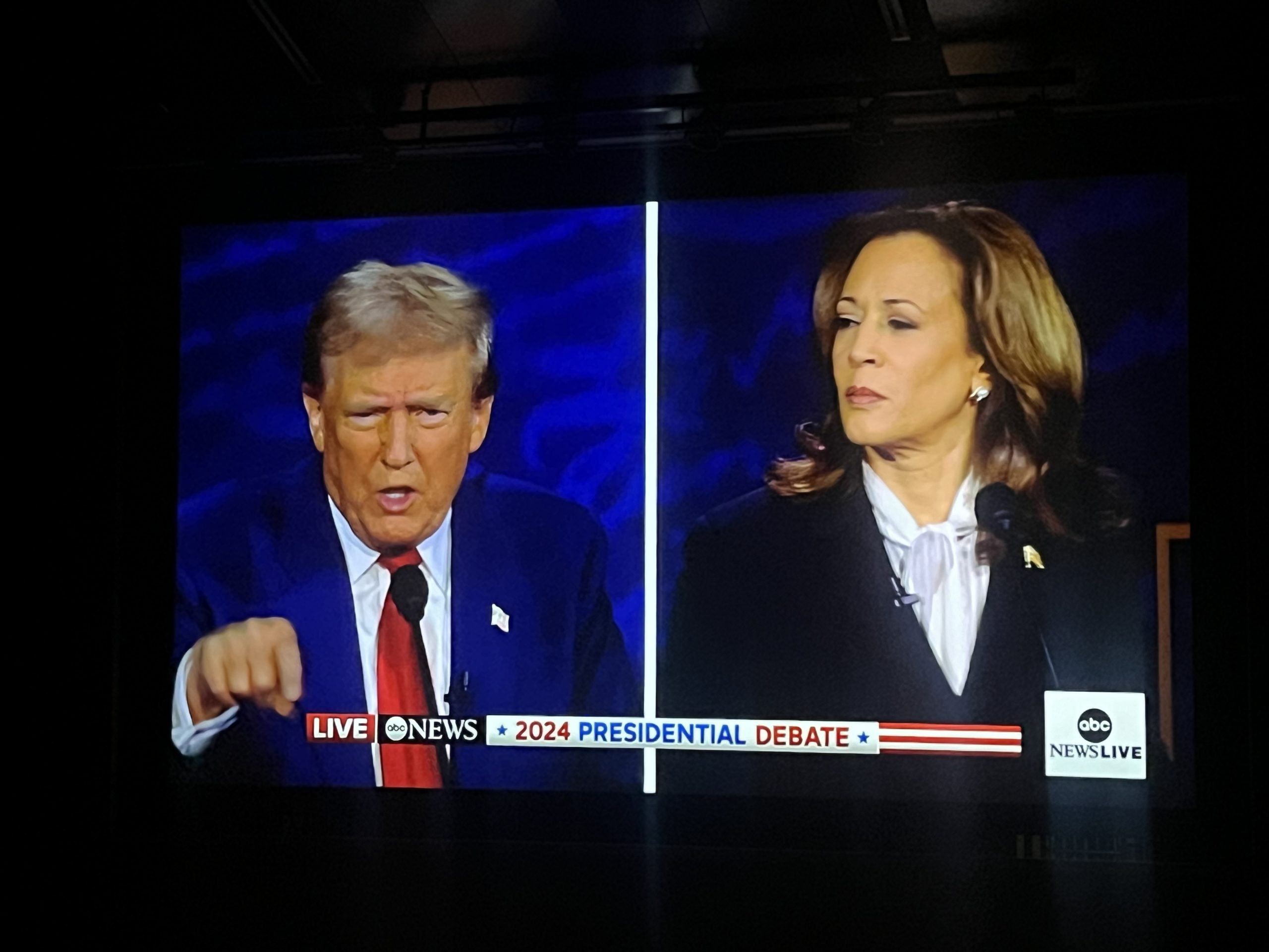 Center for Student Engagement Hosts Presidential Debate Watch Party