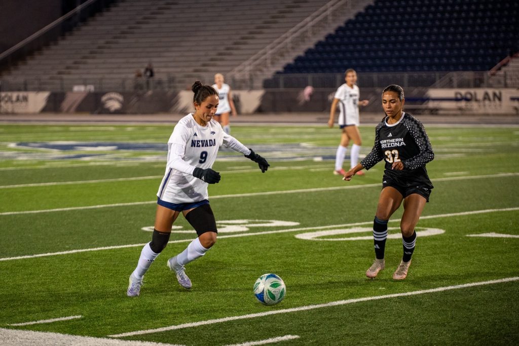 Nevada midfielder Jasmine Navarro (#9) gets ready to send in a cross on Thursday, Sept. 3 at Mackay Stadium.