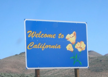 "Welcome to California" sign bordering Nevada.