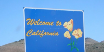 "Welcome to California" sign bordering Nevada.